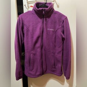 Columbia jacket. 100% polyester. Small.